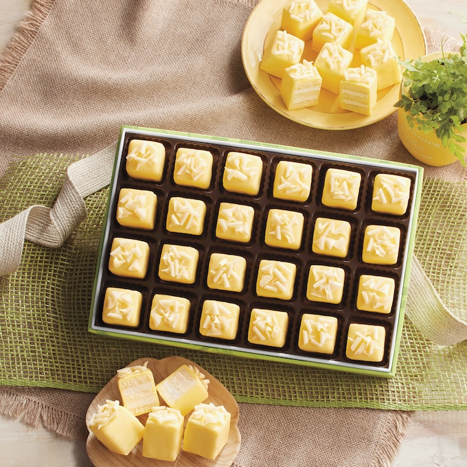 Banana Cream Pie Petits Fours, , large